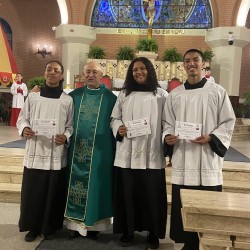 Vestidura dos novos acólitos